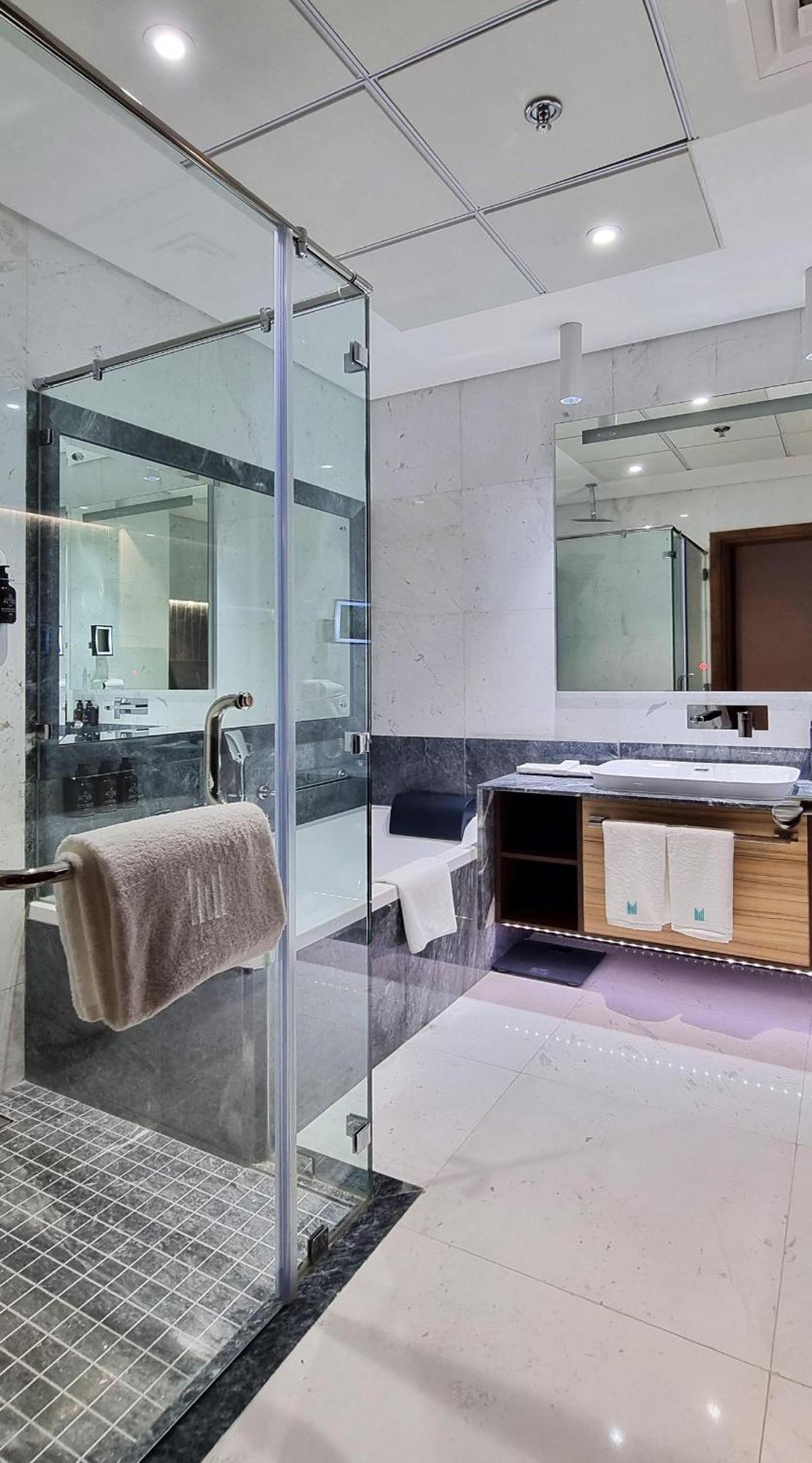 Millennium Place Doha Exterior foto Bathroom